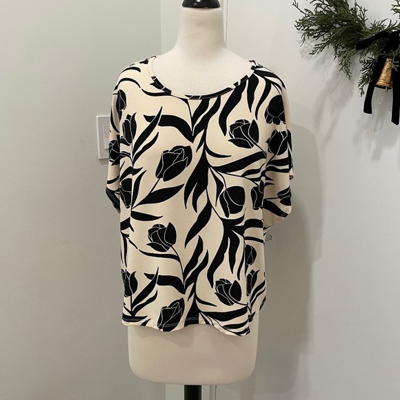Fighting Eel Tops - NWT Fighting Eel Top Akemi, Black Roses, Size XS